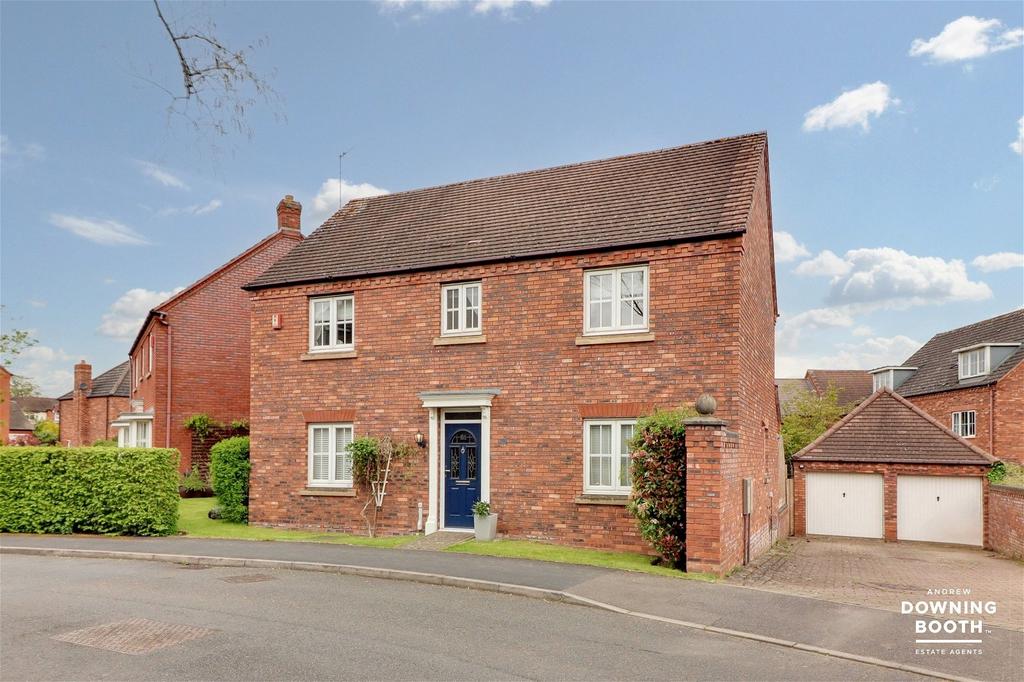 Walnut Walk, Lichfield WS13 4 bed detached house for sale £530,000