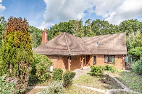 5 bedroom chalet for sale, The Ride, Billingshurst RH14