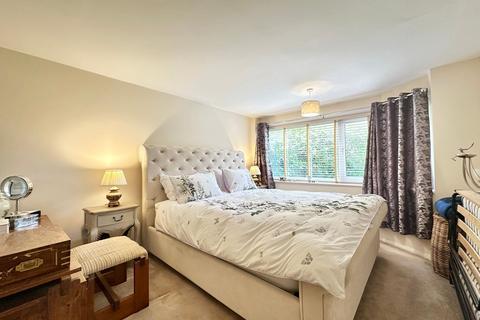 2 bedroom maisonette for sale, Bullhead Road, Borehamwood, WD6