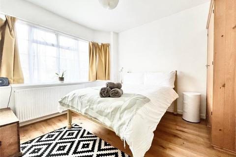 2 bedroom maisonette to rent, Bramley Close, Twickenham, TW2