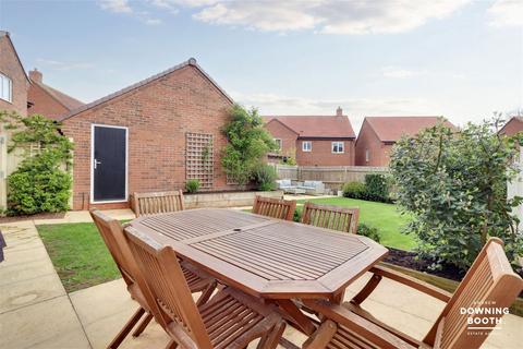 4 bedroom detached house for sale, Thompson Way, Lichfield WS13