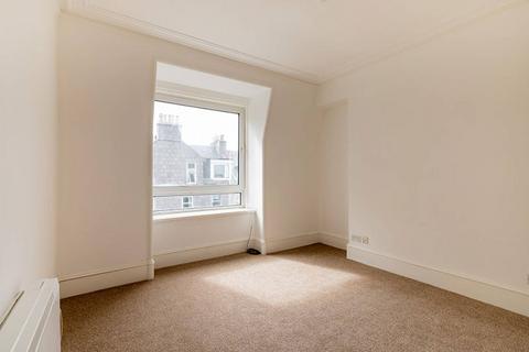 2 bedroom flat for sale, Top floor right 22 Richmond Terrace, Aberdeen, AB25 2RL