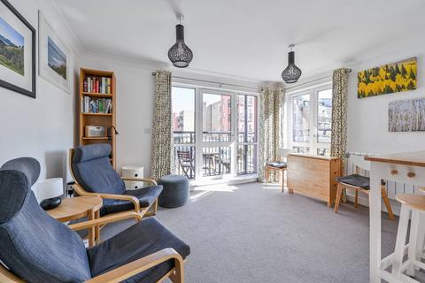2 bedroom flat for sale, Mercer Court, Candle Street, Stepney, London, E1