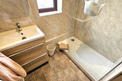 5 Dean Road, Strood, Rochester, ME2 3QH