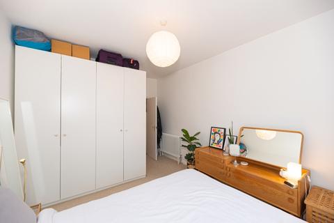 2 bedroom maisonette to rent, Finborough Road London SW17
