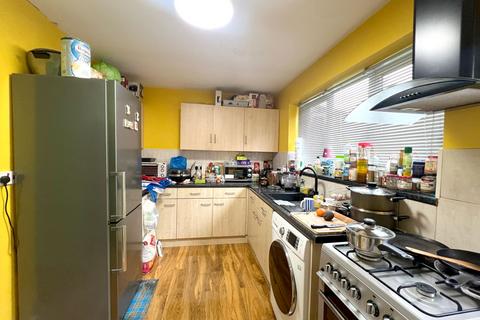 3 bedroom end of terrace house to rent, Colne Road, High Wycombe HP13