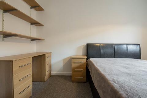 4 bedroom flat to rent, 2065L – Sienna Gardens, Edinburgh, EH9 1PG