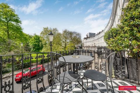 2 bedroom apartment to rent, Royal Crescent London W11