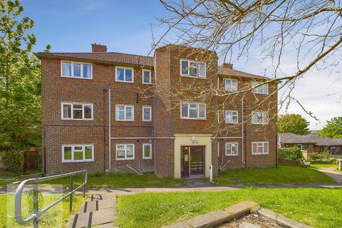 2 bedroom flat for sale, Cambria Avenue, Borstal, Rochester, ME1 3HY