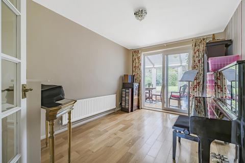 40 Springfield Gardens, Bromley, BR1 2LZ