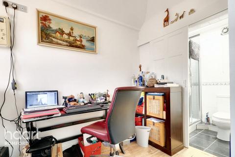 29 Dunster Close, Romford, RM5 3AU