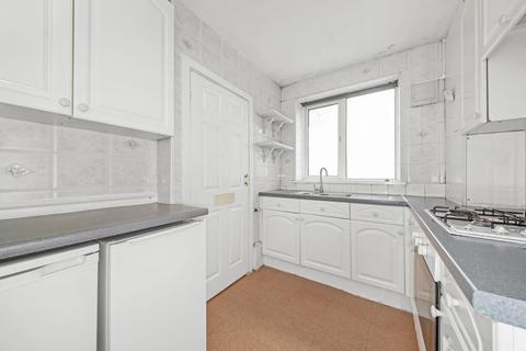 2 bedroom apartment to rent, Knapdale Close, Forest Hill, London, SE23