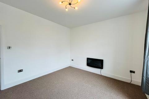 2 bedroom terraced house to rent, Otley Road, Bingley, West Yorkshire, UK, BD16