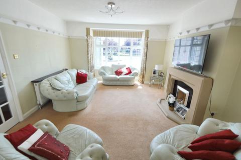 3 bedroom chalet for sale, Southchurch Boulevard, Southend-On-Sea, SS2