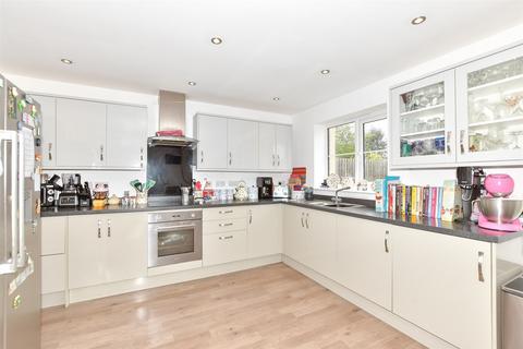 3 bedroom townhouse for sale, Lydd Road, New Romney, Kent