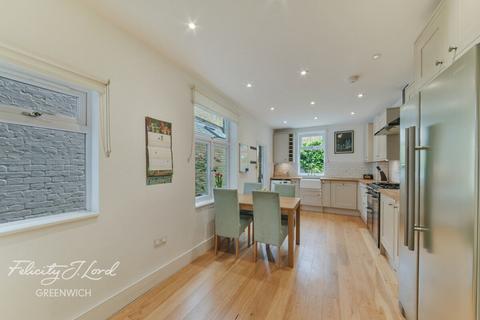 6 Woodlands Park Road, London, SE10 9XD