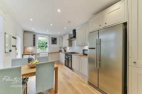 6 Woodlands Park Road, London, SE10 9XD