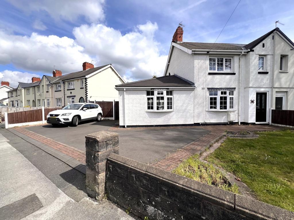 Webster Road, Willenhall 3 bed semi-detached house - £240,000