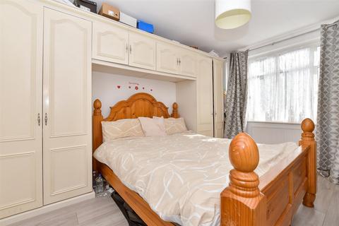 45 Heatherdene Close, Mitcham, CR4 4EW