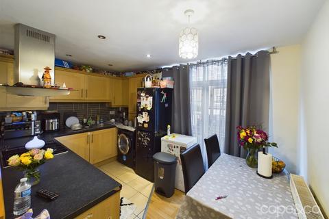 2 bedroom apartment for sale, Caxton Court, Burton-On-Trent, Staffordshire, DE14 3SH