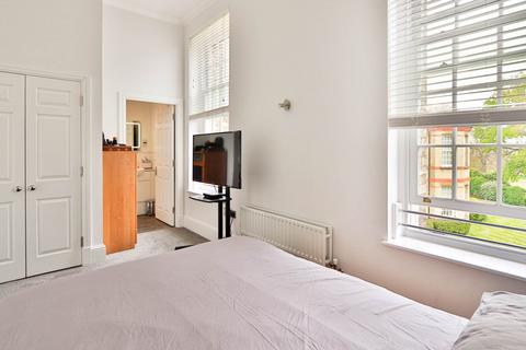 2 bedroom flat for sale, Wellesley House, Epsom