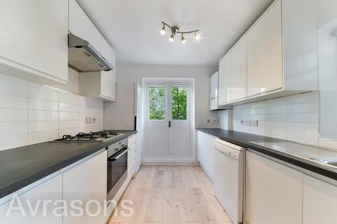4 bedroom flat to rent, Richborne Terrace, Oval