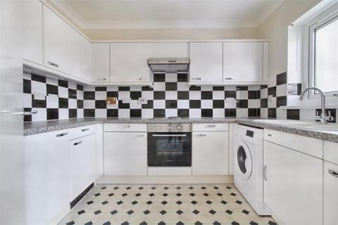 27 Ballagan Place, Milngavie, Glasgow, G62 7RQ