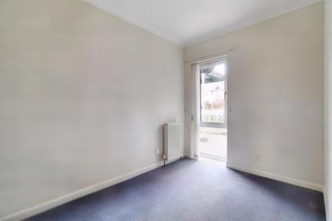 27 Ballagan Place, Milngavie, Glasgow, G62 7RQ