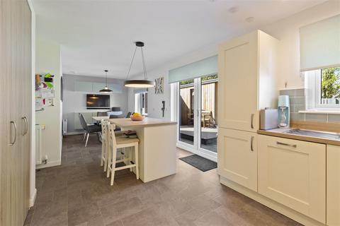 59 Fleming Road, Houston, Johnstone, PA6 7EU