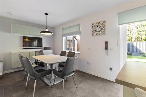 59 Fleming Road, Houston, Johnstone, PA6 7EU