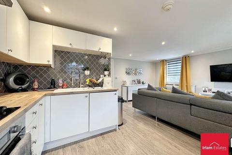 2 bedroom ground floor flat for sale, Fairhills Road, Irlam, M44