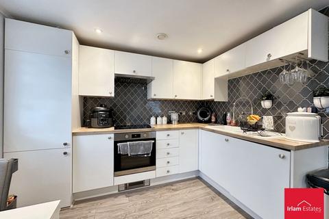 2 bedroom ground floor flat for sale, Fairhills Road, Irlam, M44