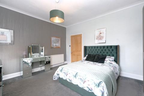4 bedroom terraced house for sale, Peel Green Road, Eccles, M30