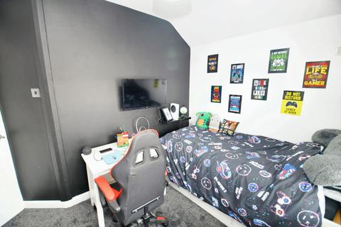 22 Runnymeade, Salford, M6 7PG