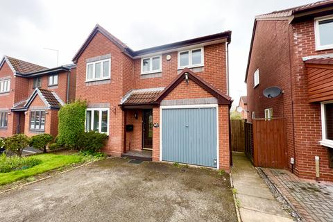 4 bedroom detached house to rent, Canberra Drive, Stafford, ST16 3PX