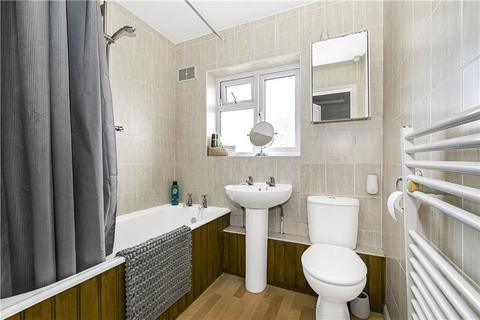 89 Bishops Way, Egham, TW20 8EL