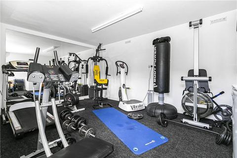 89 Bishops Way, Egham, TW20 8EL