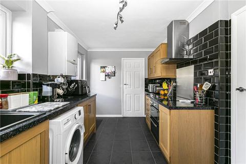 89 Bishops Way, Egham, TW20 8EL