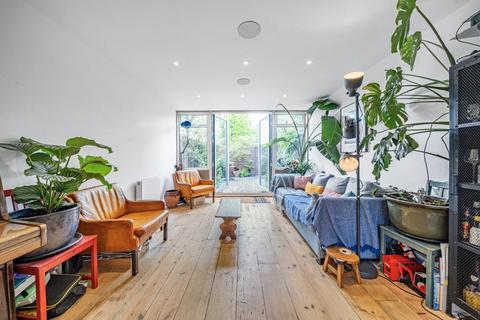 93 Blenheim Gardens, London, SW2 5DA