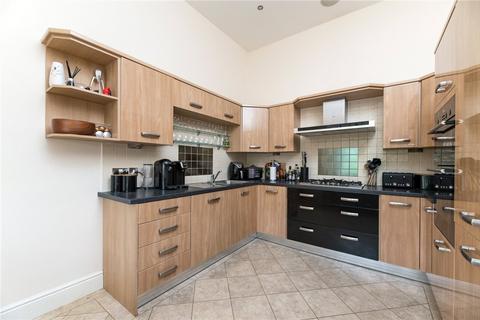 4 bedroom end of terrace house for sale, Whitley Street, Bingley, West Yorkshire, BD16