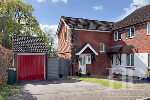 2 bedroom end of terrace house for sale, Norfolk Close, Crawley RH11