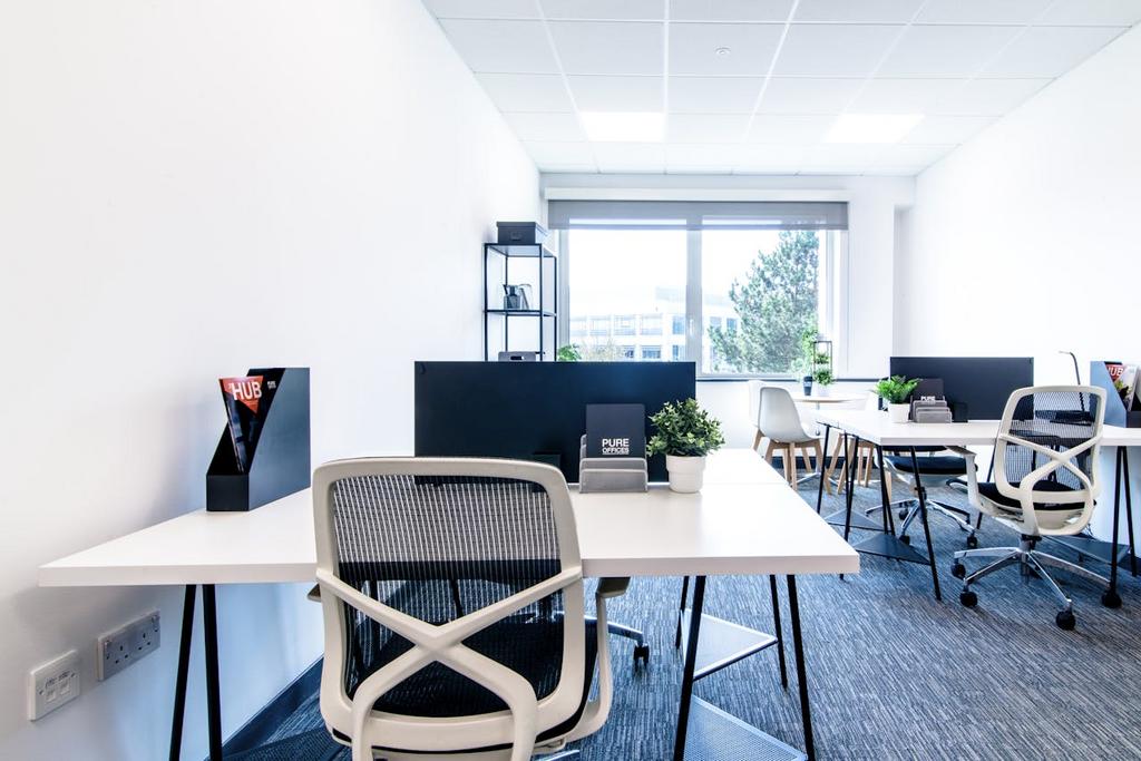 Oxford House  Suite 23 3 .JPG