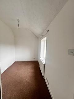 3 bedroom semi-detached house to rent, Stafford Road, Wolverhampton WV10