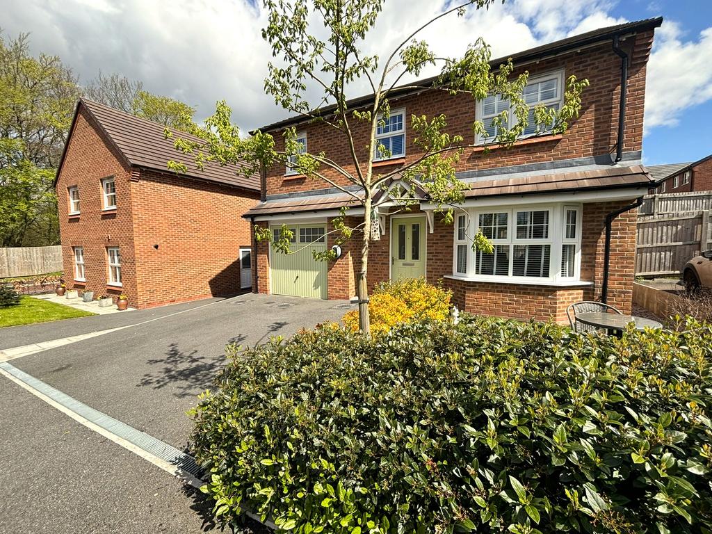 Gordon Close, Hyde 4 bed detached house for sale £390,000