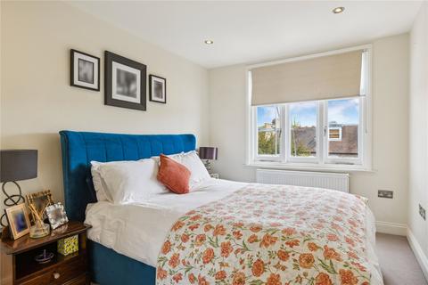 77 Alfriston Road, London, SW11 6NR