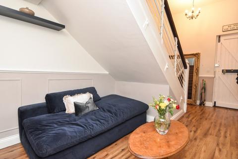 27 Horseshoe Crescent, Shoeburyness, Southend-on-sea, SS3 9WL
