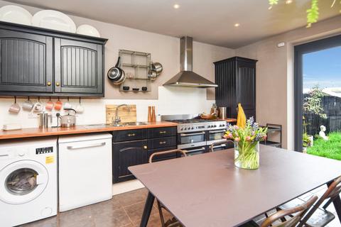 27 Horseshoe Crescent, Shoeburyness, Southend-on-sea, SS3 9WL