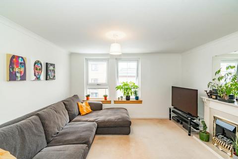 8/6 Mitchell Street, Edinburgh, EH6 7BD