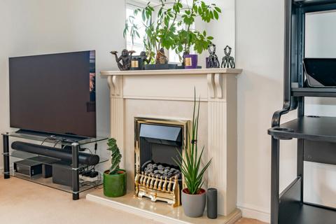 8/6 Mitchell Street, Edinburgh, EH6 7BD