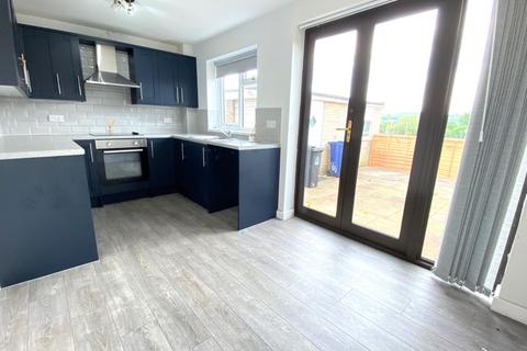 3 bedroom semi-detached house to rent, Ferndown Drive, Clayton, Newcastle-under-Lyme, ST5